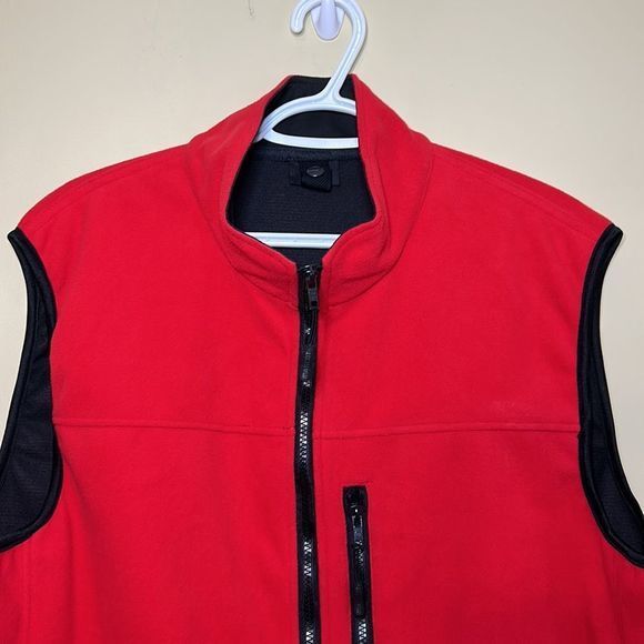 Mascot Workwear Red Fleece Vest, XL - Picture 2 of 7